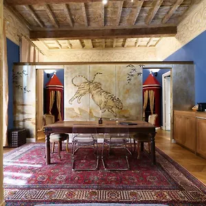 Prestige Boutique - Montenapoleone Milan