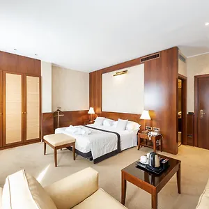 4* Ξενοδοχείο Ascot